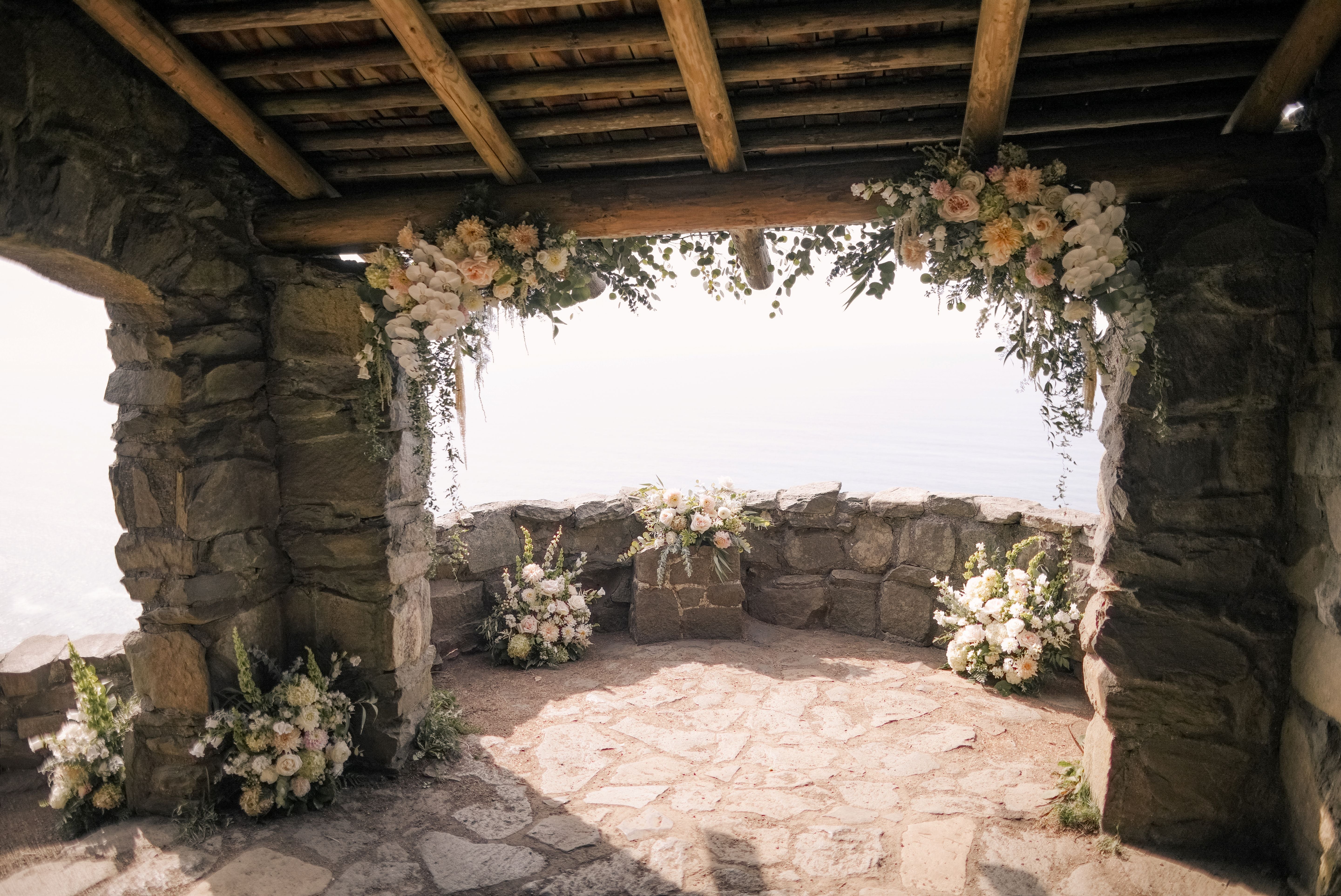 A Dream Elopement at Cape Perpetua | Oregon Coast Wedding Florals